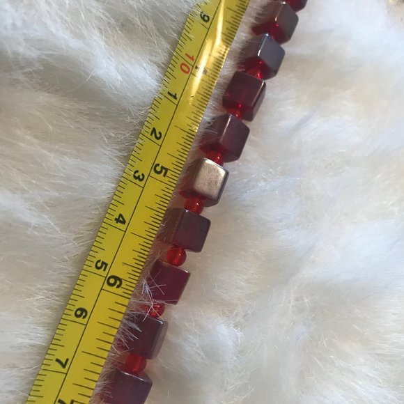 BUNDLE OF FASHION JEWELRY IN RED AND WHITE TONES - Picture 13 of 15